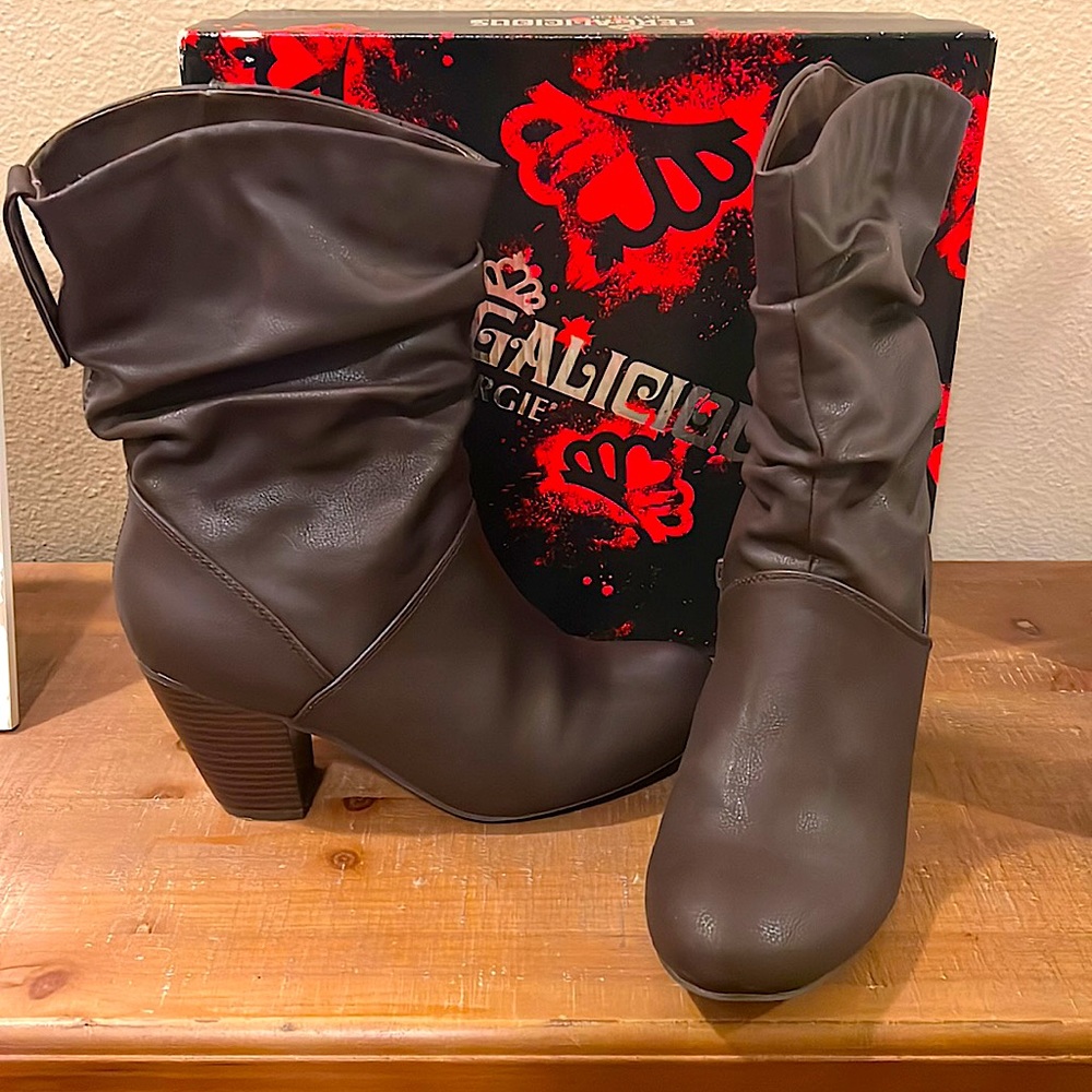 Fergalicious by Fergie boot Preowned in great condition.